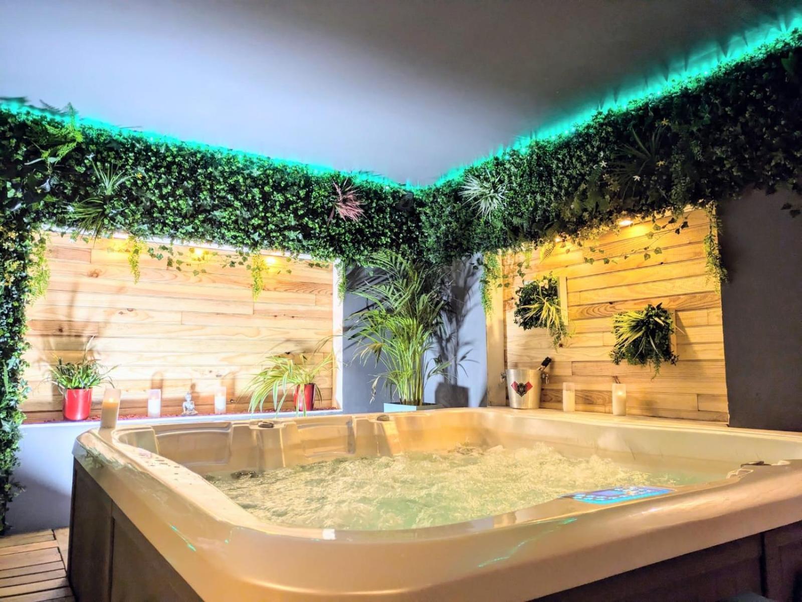 L'Alcove Du 510 - Spa - Chambre Romantique - Sauna - Salle De Jeux Montauban Bagian luar foto